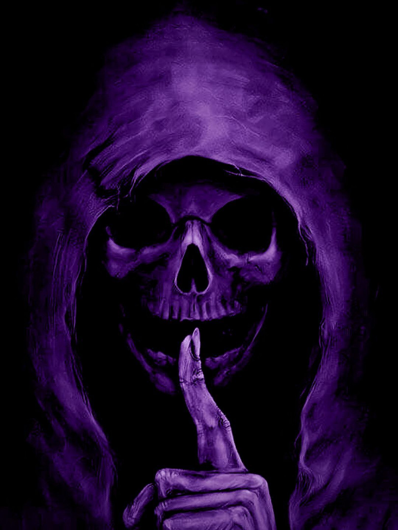 Фиолетовый фон с черепов